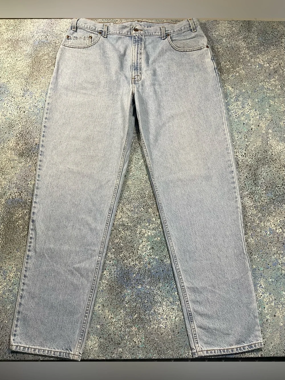 Levi's Men's Light Wash Relaxed Jeans. Brown Tab Vintage 1999
